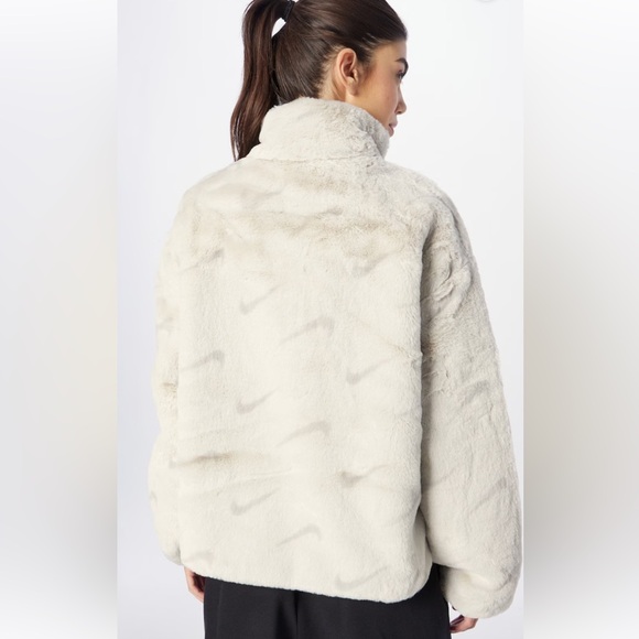 New Nike Sportswear Between-season jacket in Beige - Picture 2 of 16